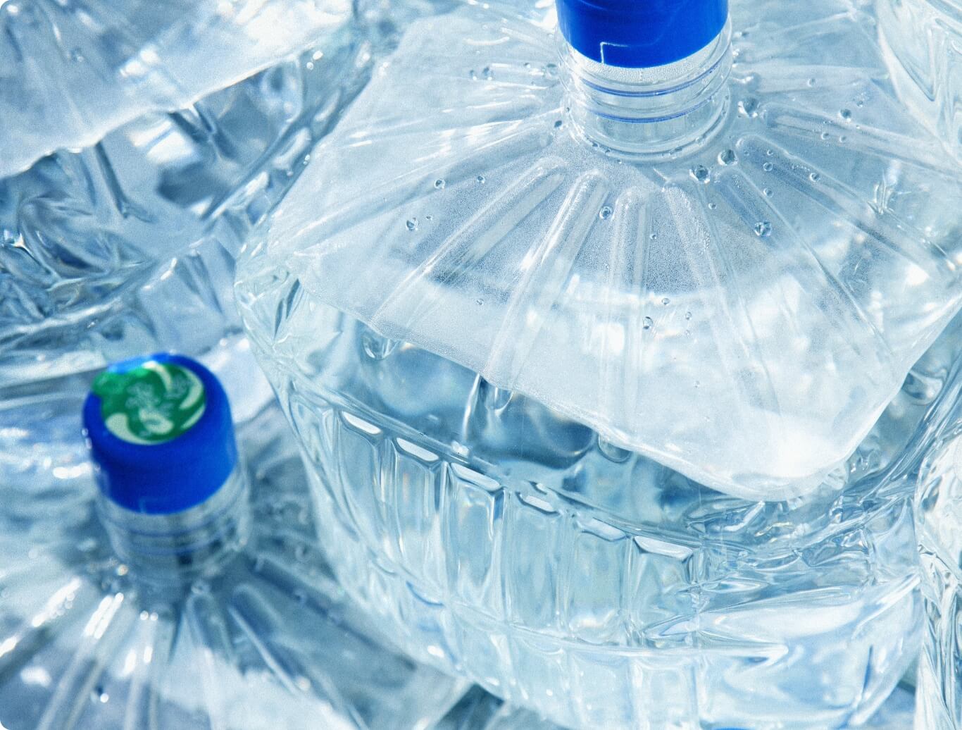 水の入ったボトル